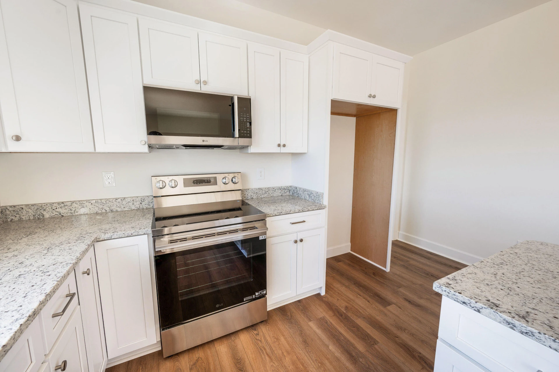 10606 Leesville RD - Photo 16