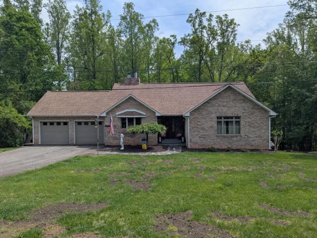 1080 Floyd DR, Goodview, VA, 24095