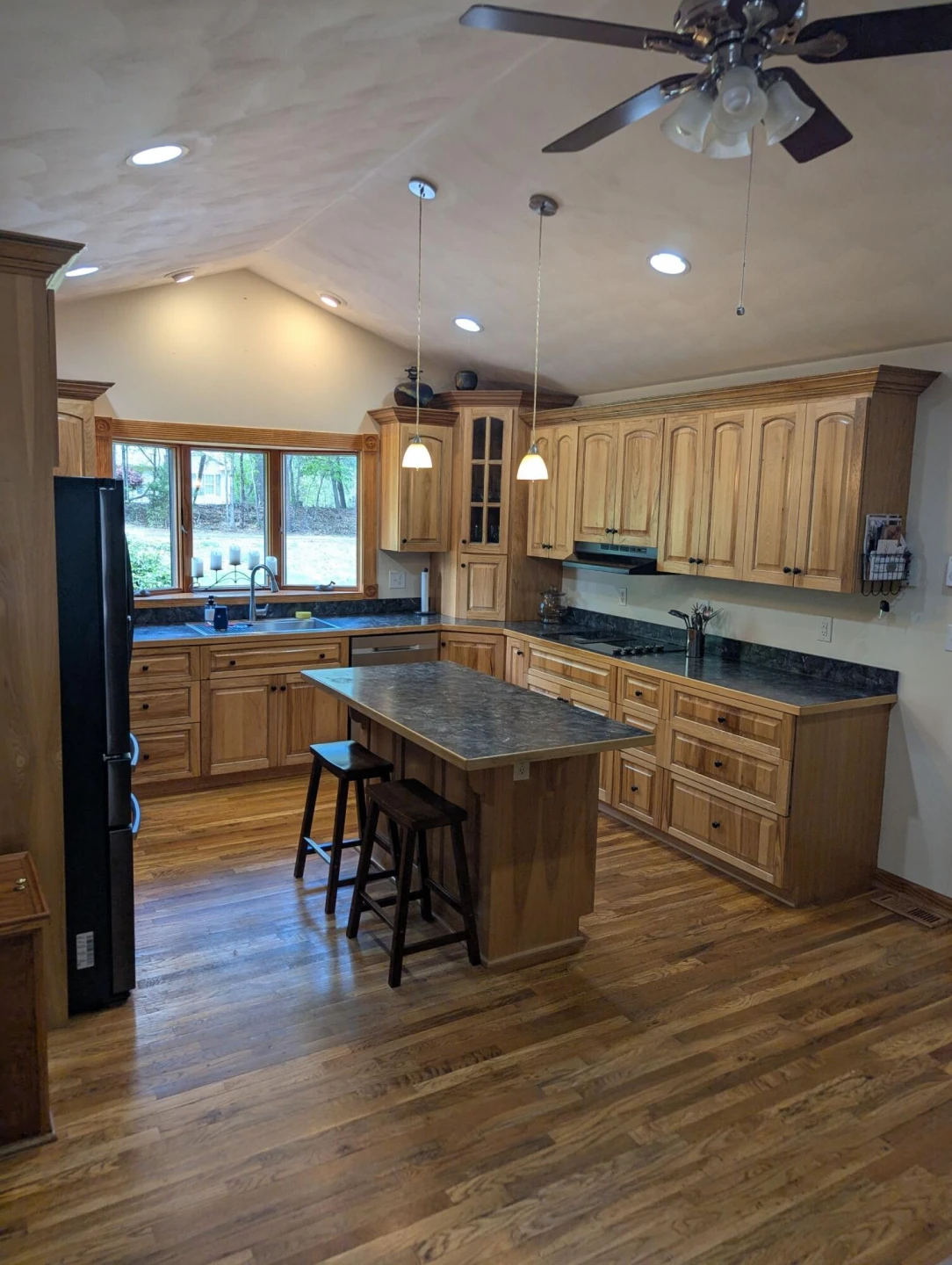 1080 Floyd DR - Photo 3