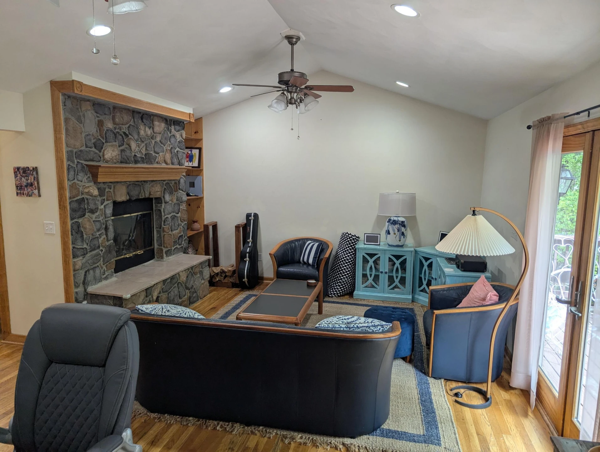 1080 Floyd DR - Photo 6