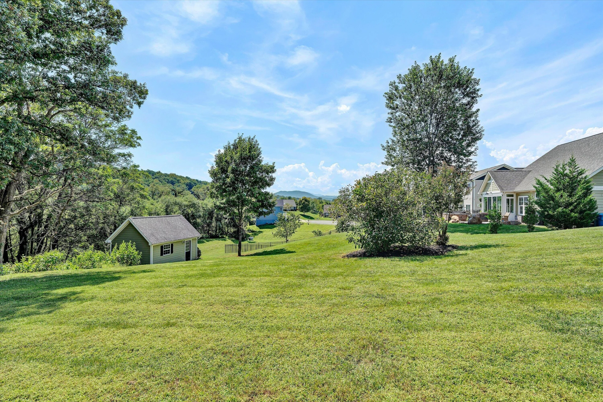 213 Mountain Brook DR - Photo 37