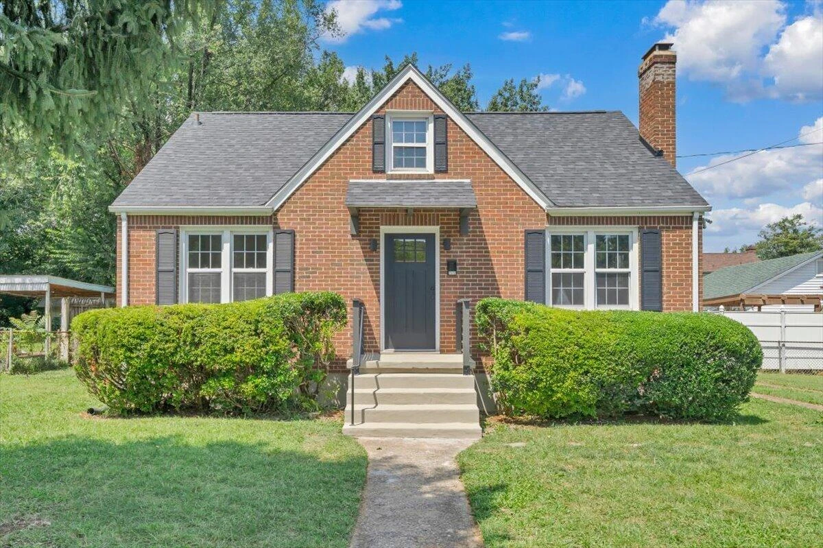 2518 Ravenwood AVE NW