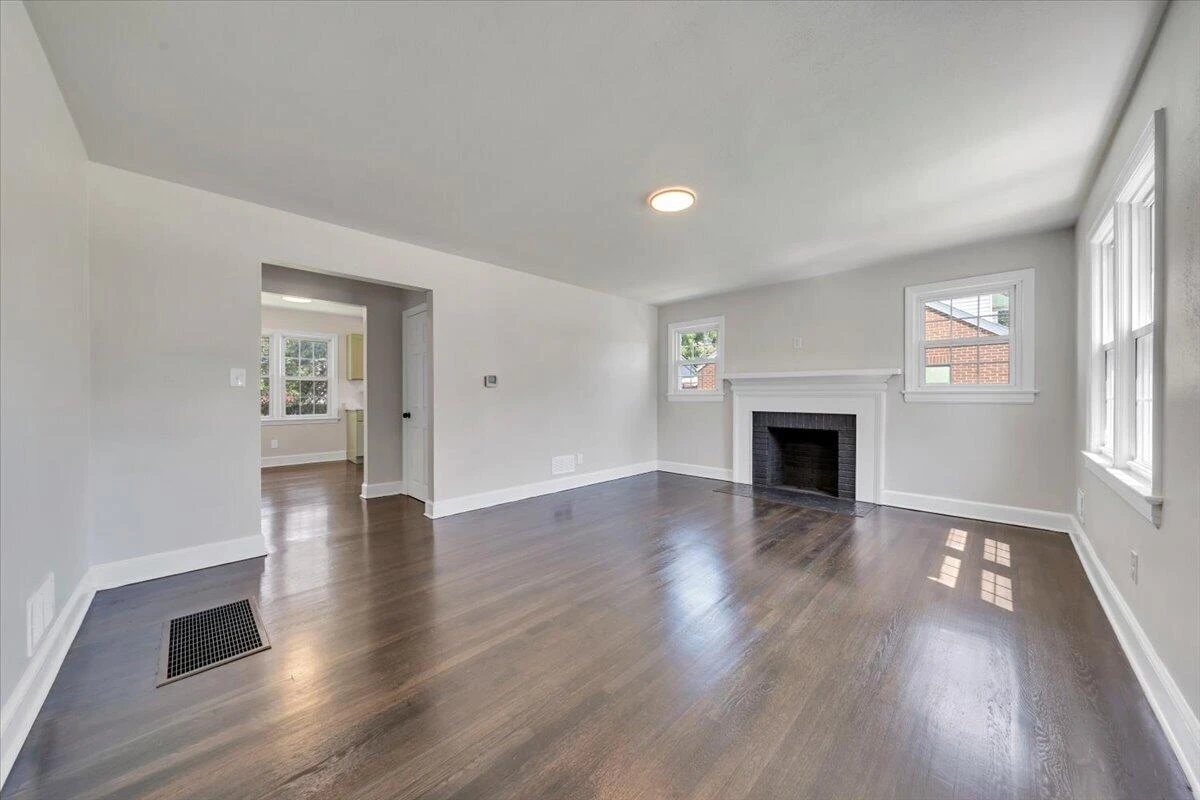 2518 Ravenwood AVE NW - Photo 5