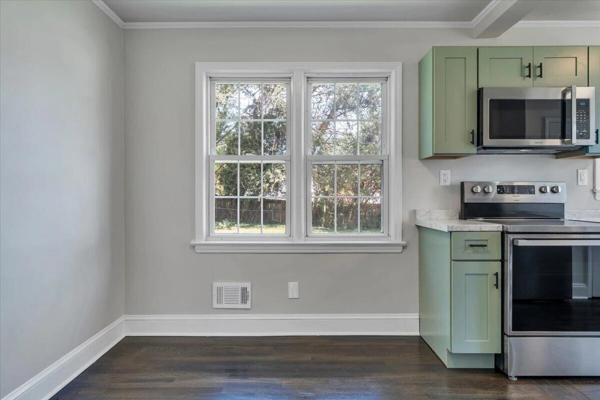 2518 Ravenwood AVE NW - Photo 8
