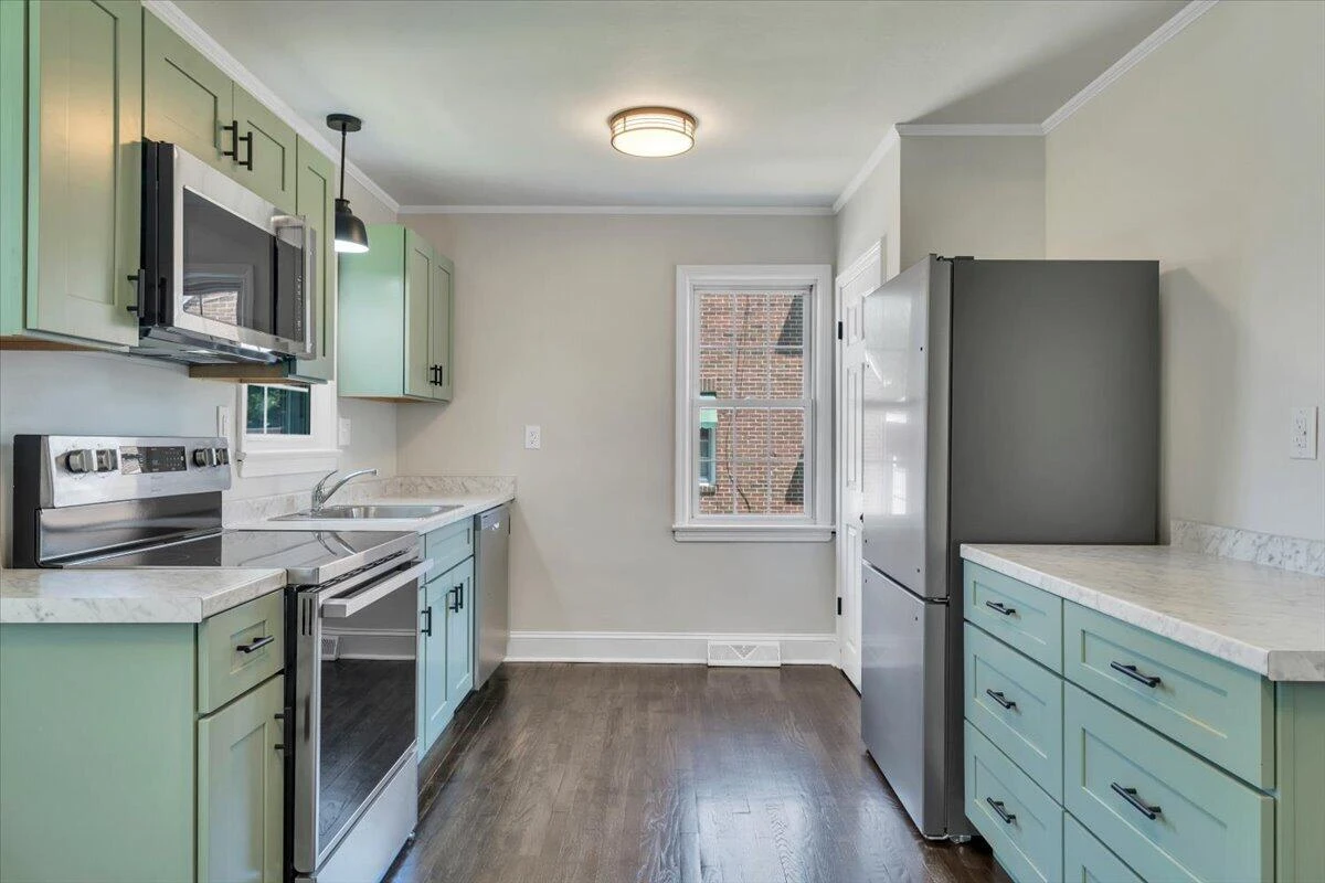 2518 Ravenwood AVE NW - Photo 10