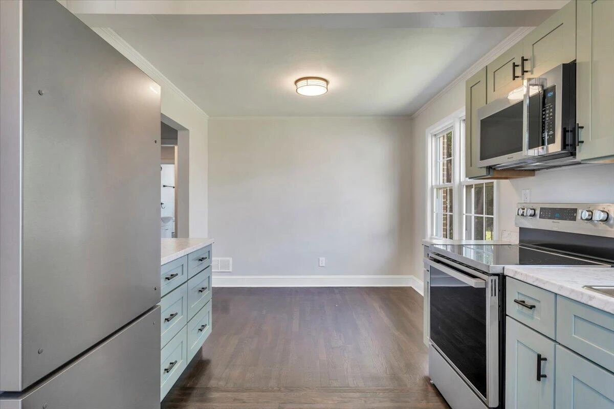 2518 Ravenwood AVE NW - Photo 13
