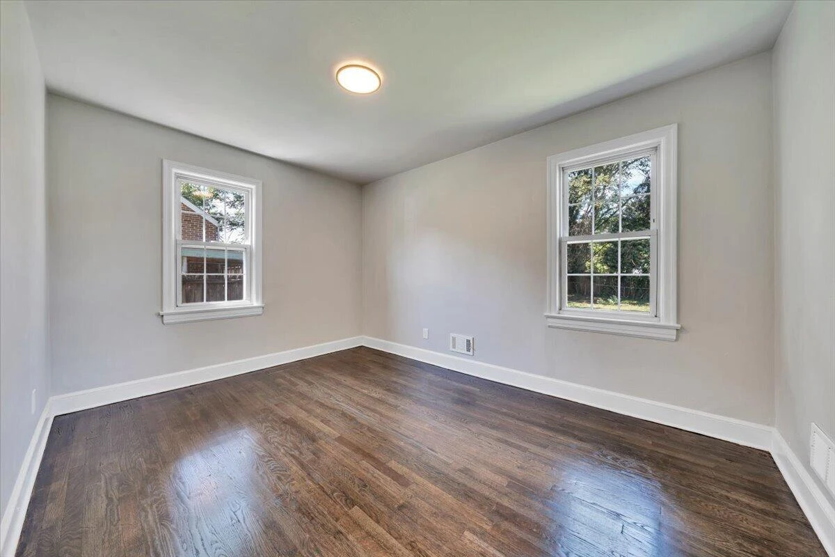 2518 Ravenwood AVE NW - Photo 15