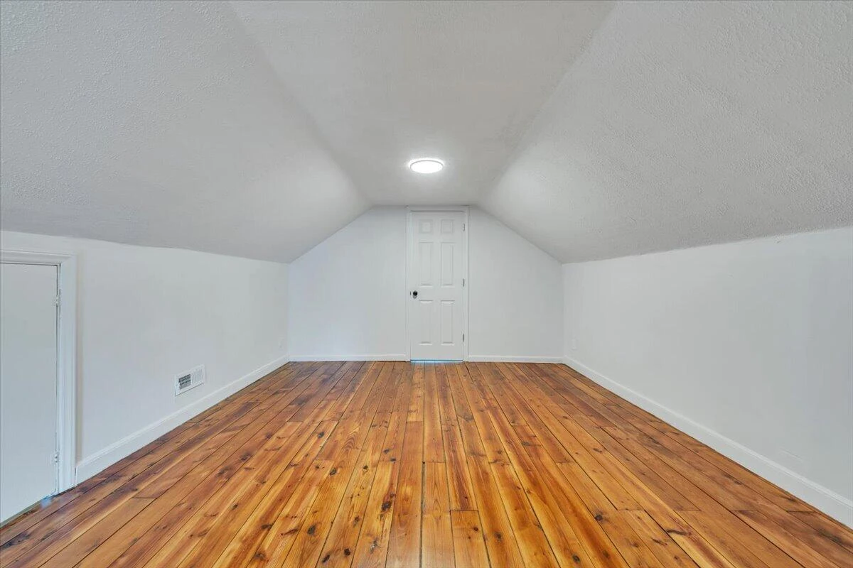 2518 Ravenwood AVE NW - Photo 20