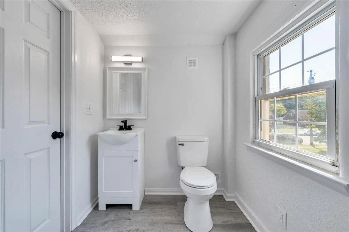 2518 Ravenwood AVE NW - Photo 22