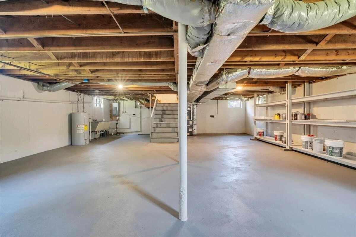2518 Ravenwood AVE NW - Photo 24