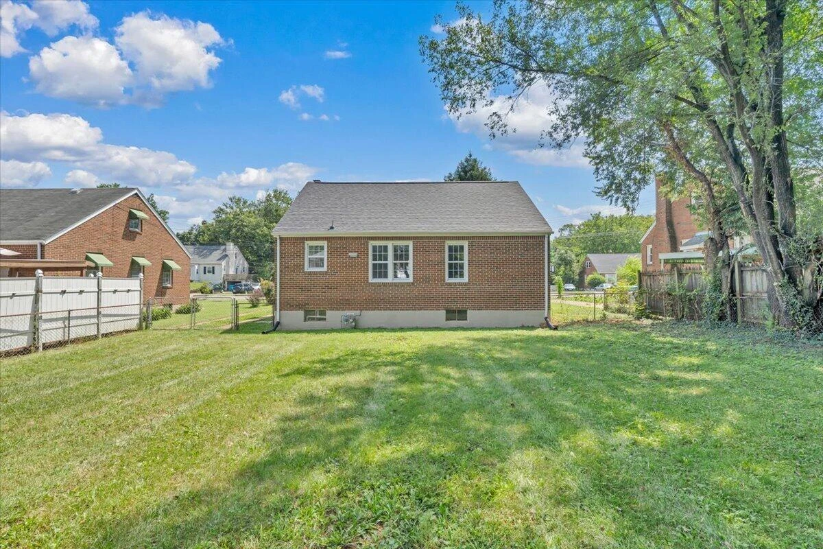 2518 Ravenwood AVE NW - Photo 28