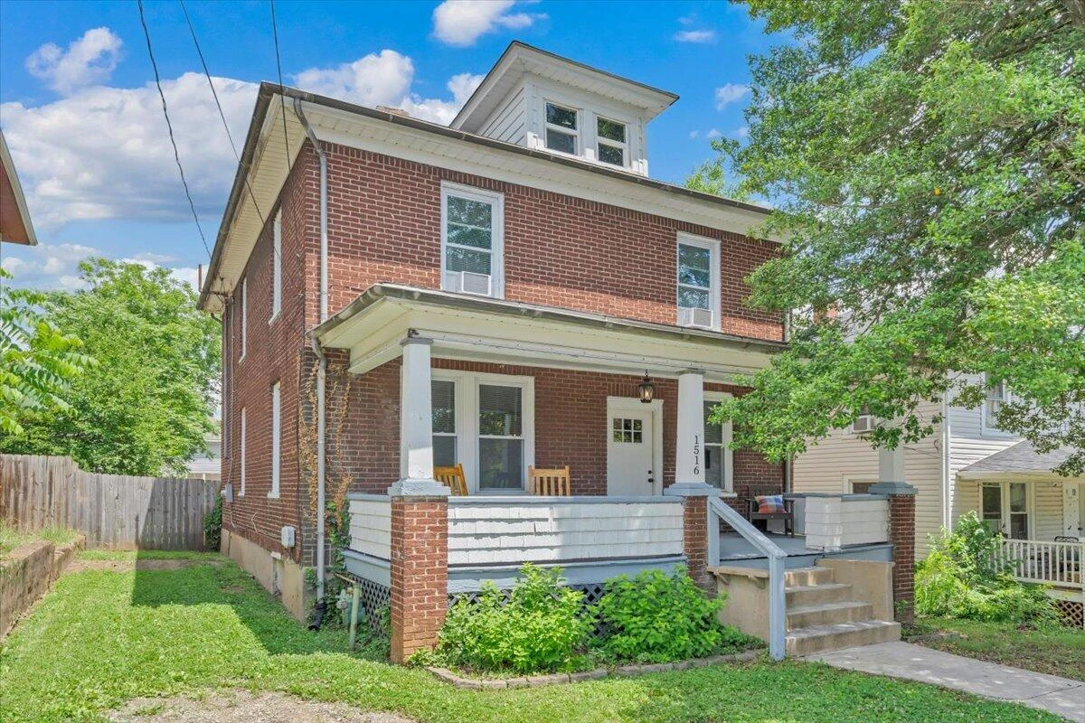 1516 7Th ST SE