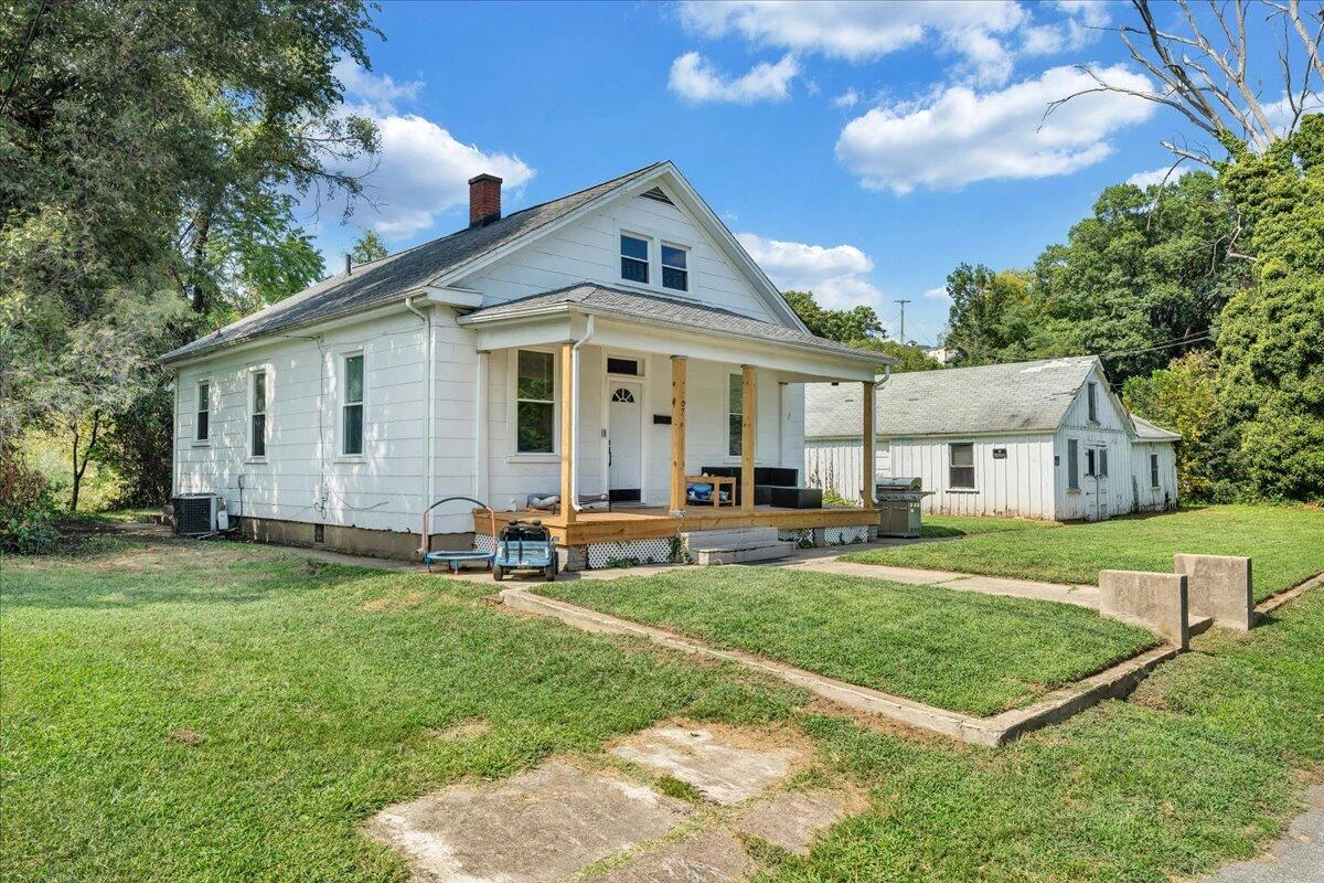 807 Piedmont ST SE