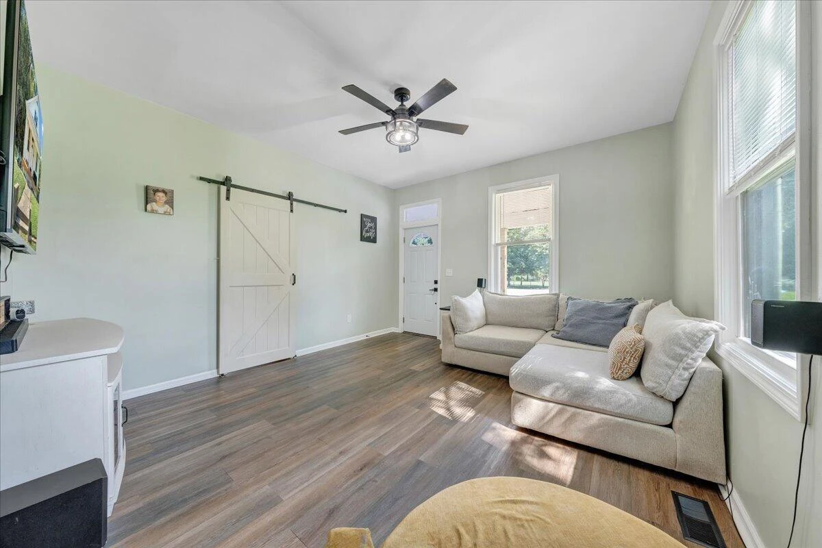 807 Piedmont ST SE - Photo 4