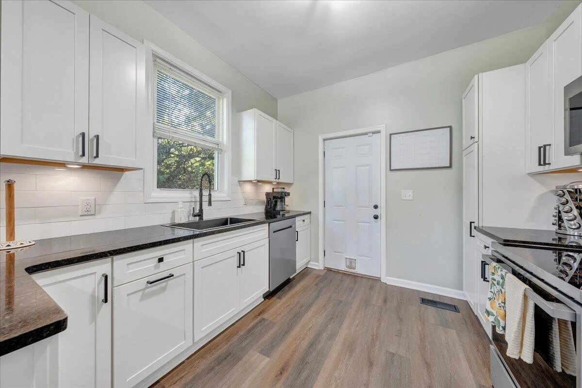 807 Piedmont ST SE - Photo 6