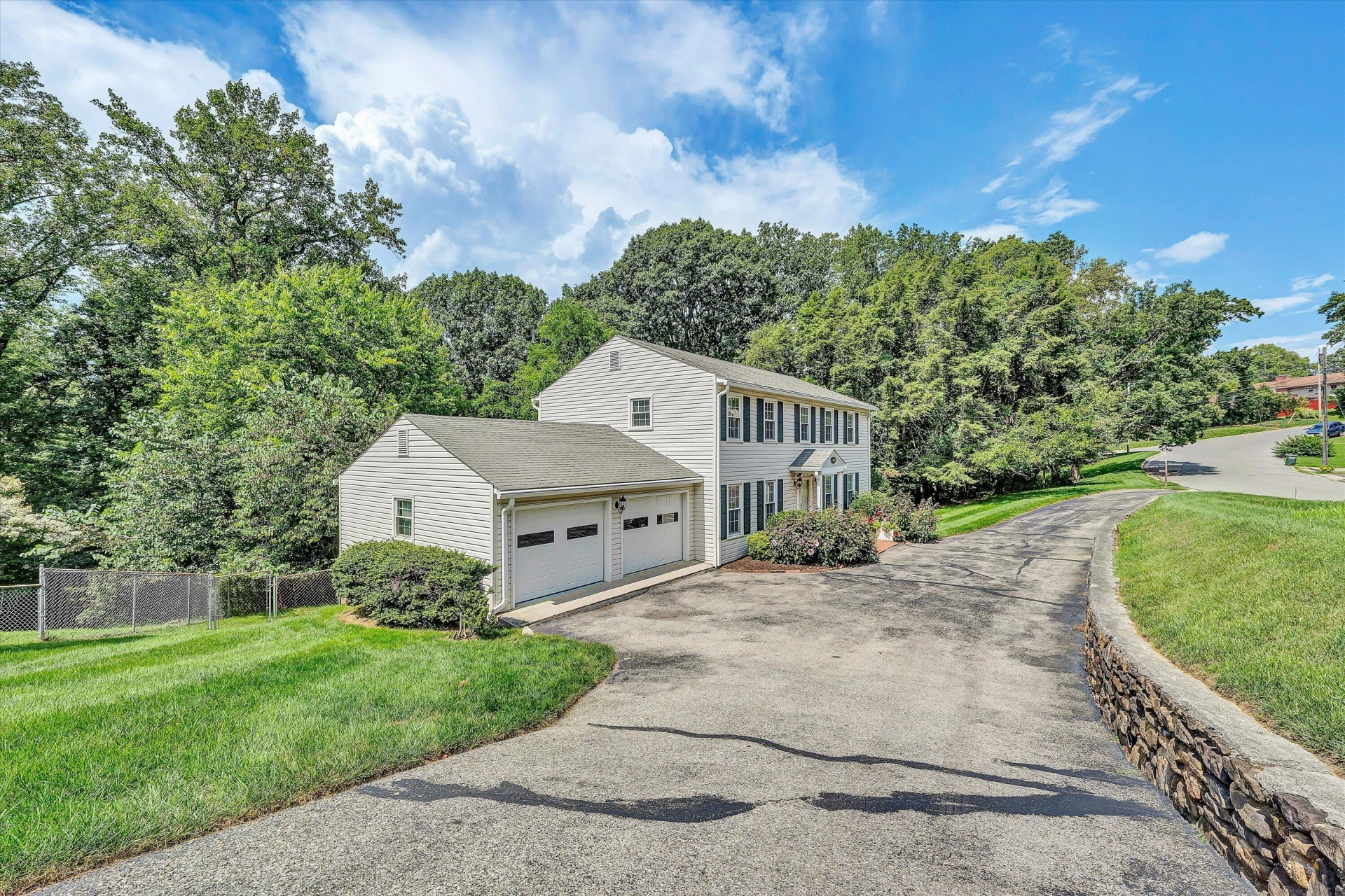 103 Eagle DR - Photo 2