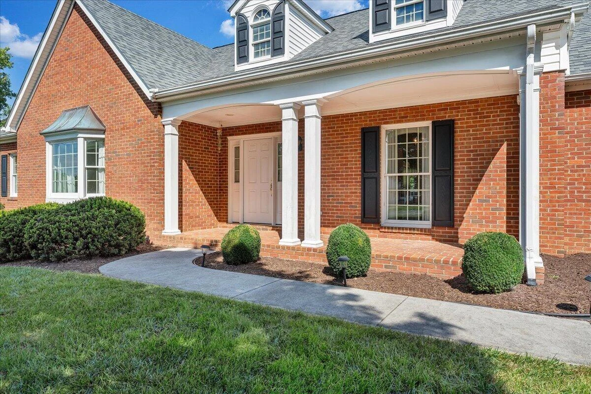 16 Pinehurst DR - Photo 2