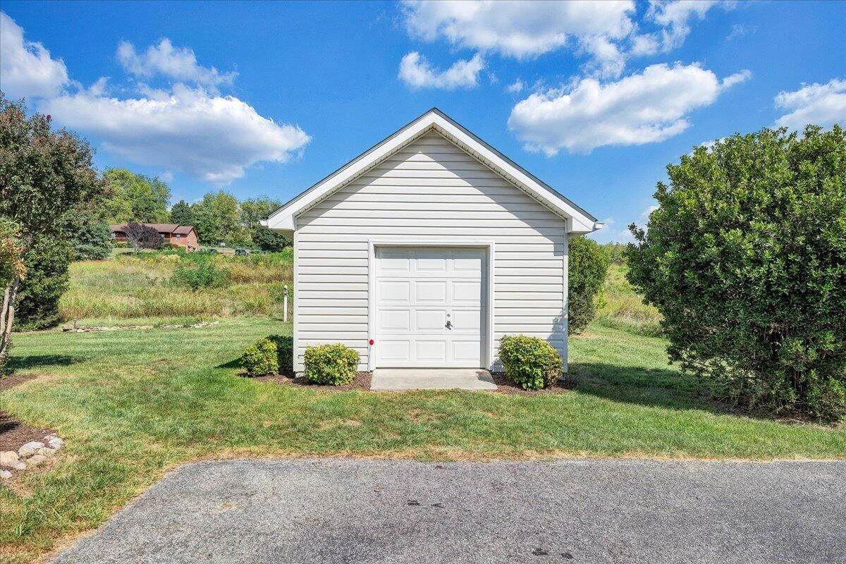 16 Pinehurst DR - Photo 48