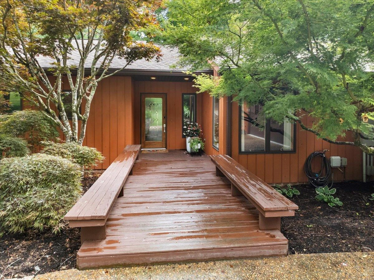 1102 Deerfield DR - Photo 5