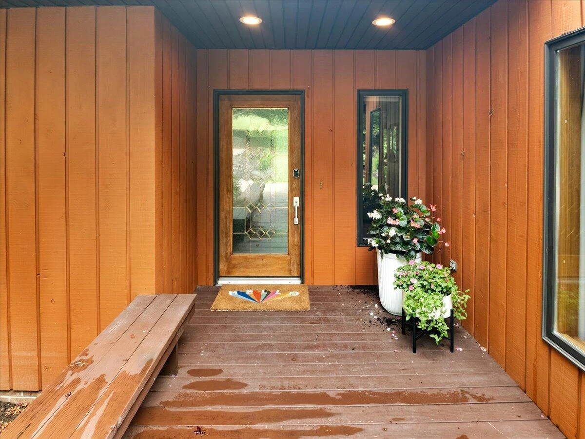 1102 Deerfield DR - Photo 7