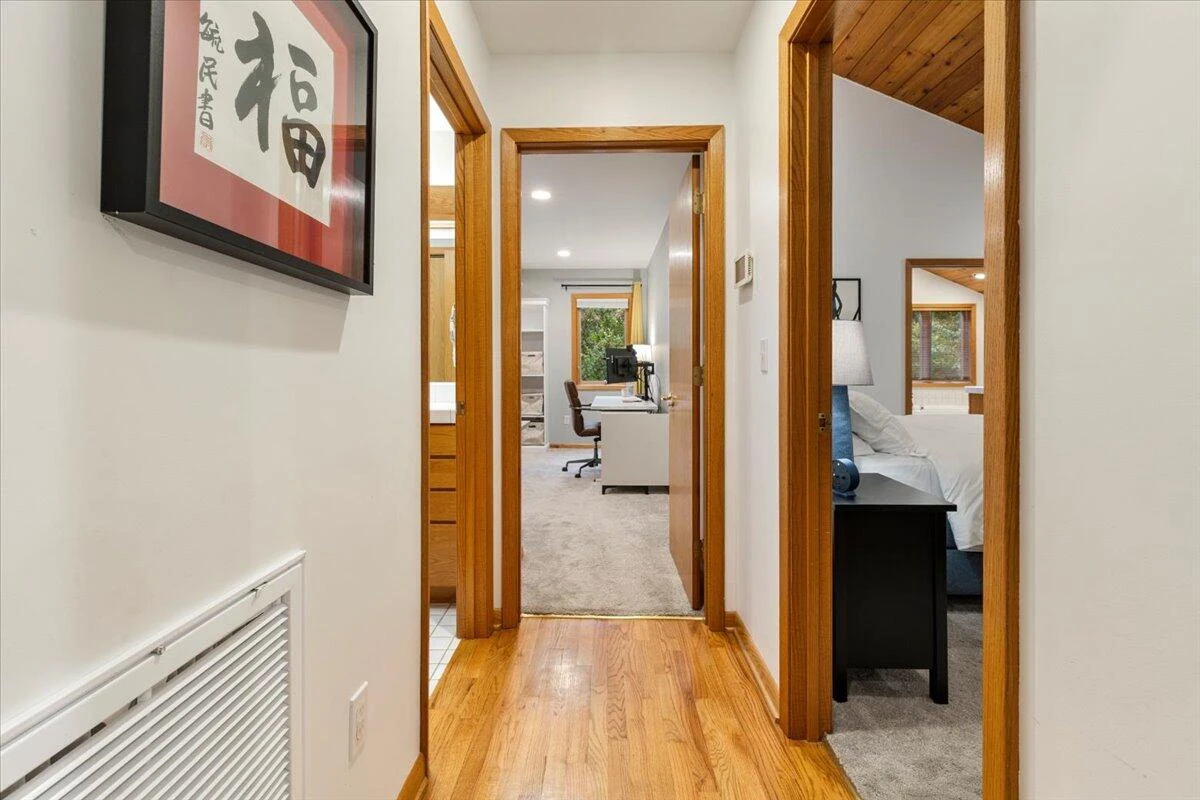1102 Deerfield DR - Photo 10