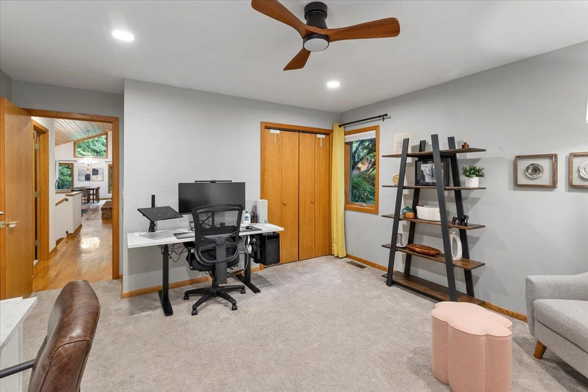 1102 Deerfield DR - Photo 15