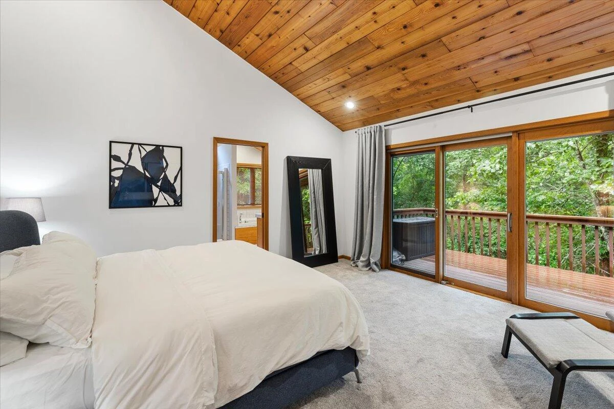 1102 Deerfield DR - Photo 17