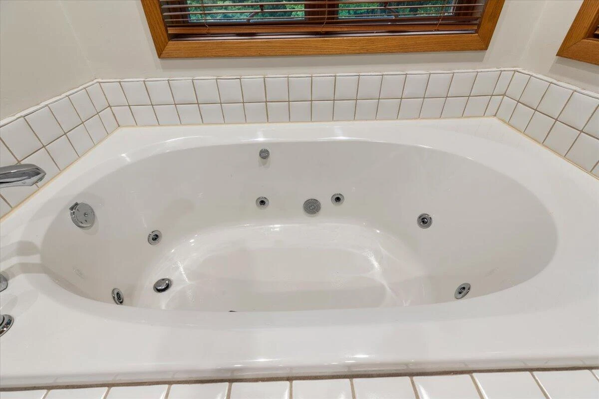 1102 Deerfield DR - Photo 22