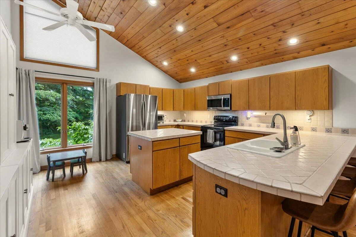 1102 Deerfield DR - Photo 31
