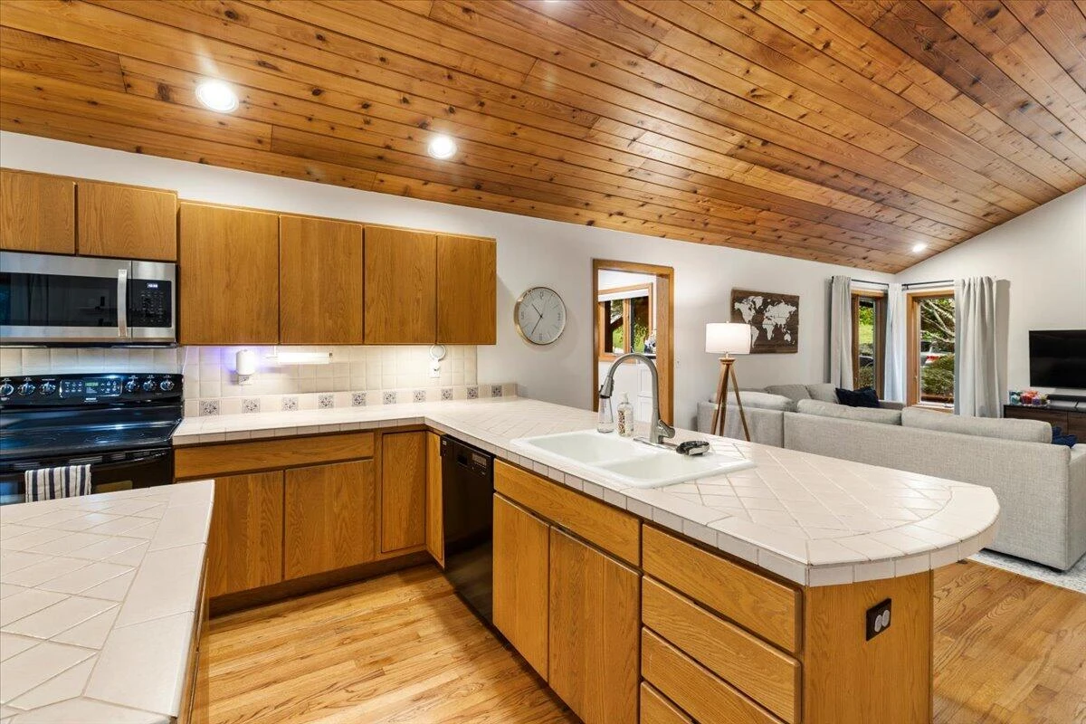 1102 Deerfield DR - Photo 35