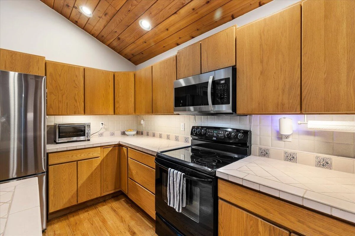 1102 Deerfield DR - Photo 37