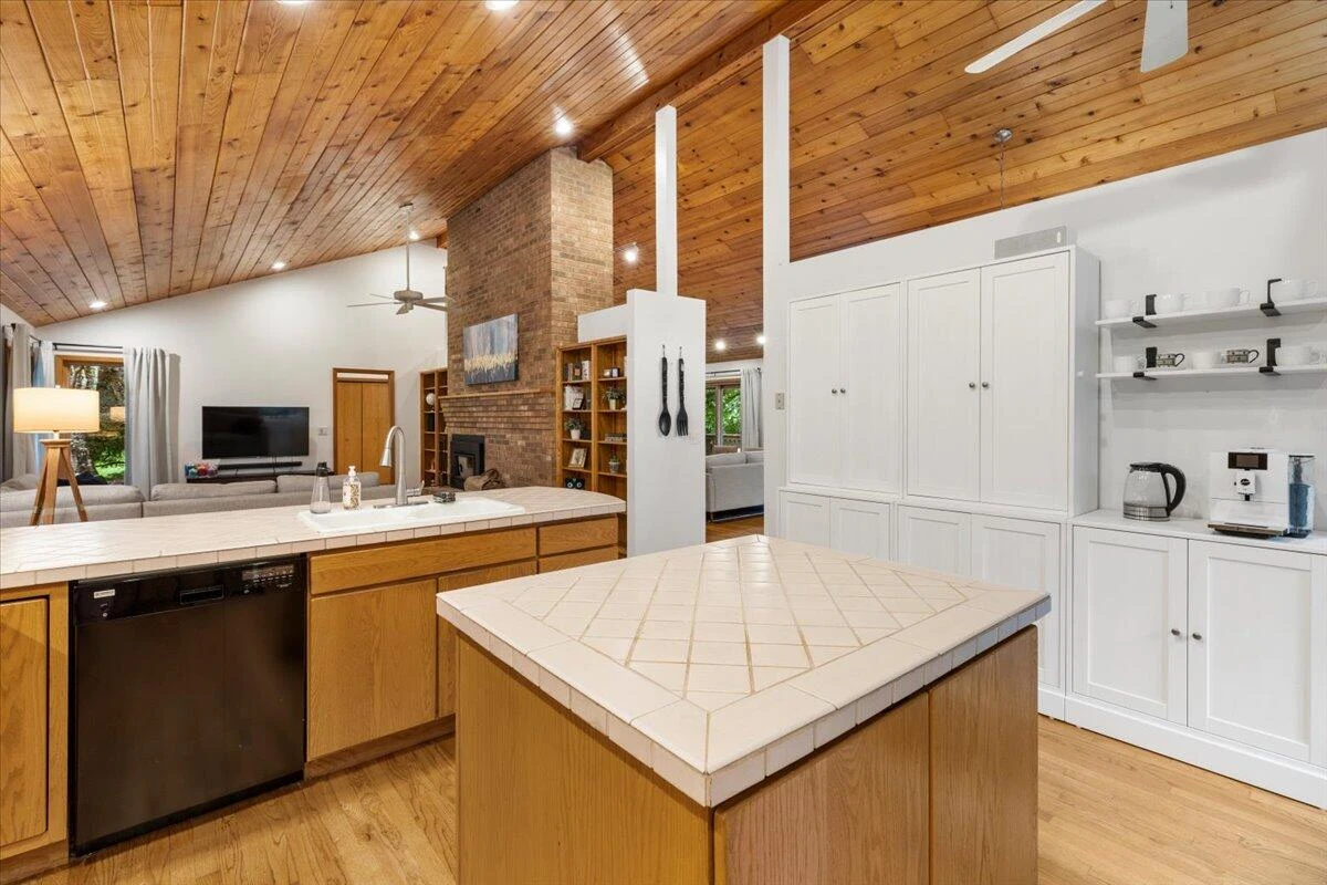 1102 Deerfield DR - Photo 39
