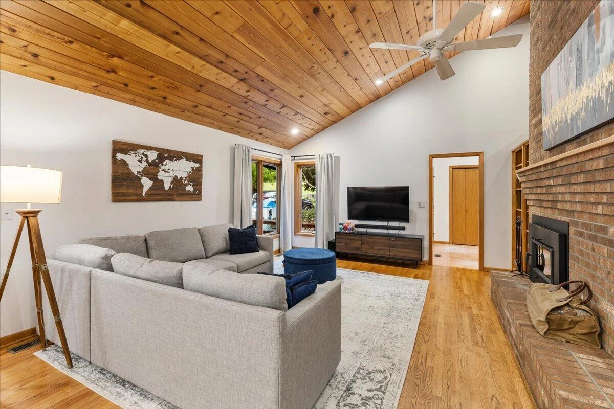 1102 Deerfield DR - Photo 40