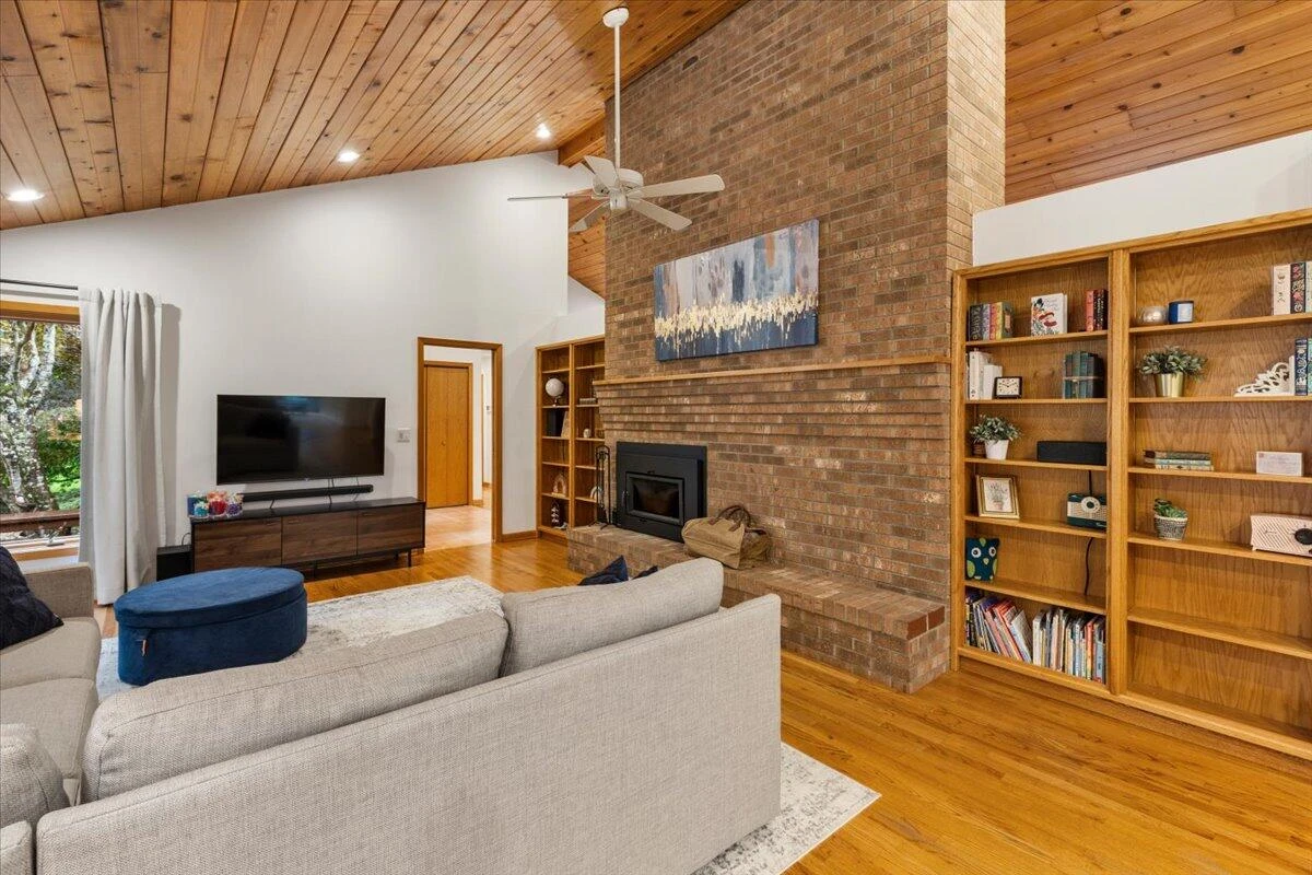 1102 Deerfield DR - Photo 41