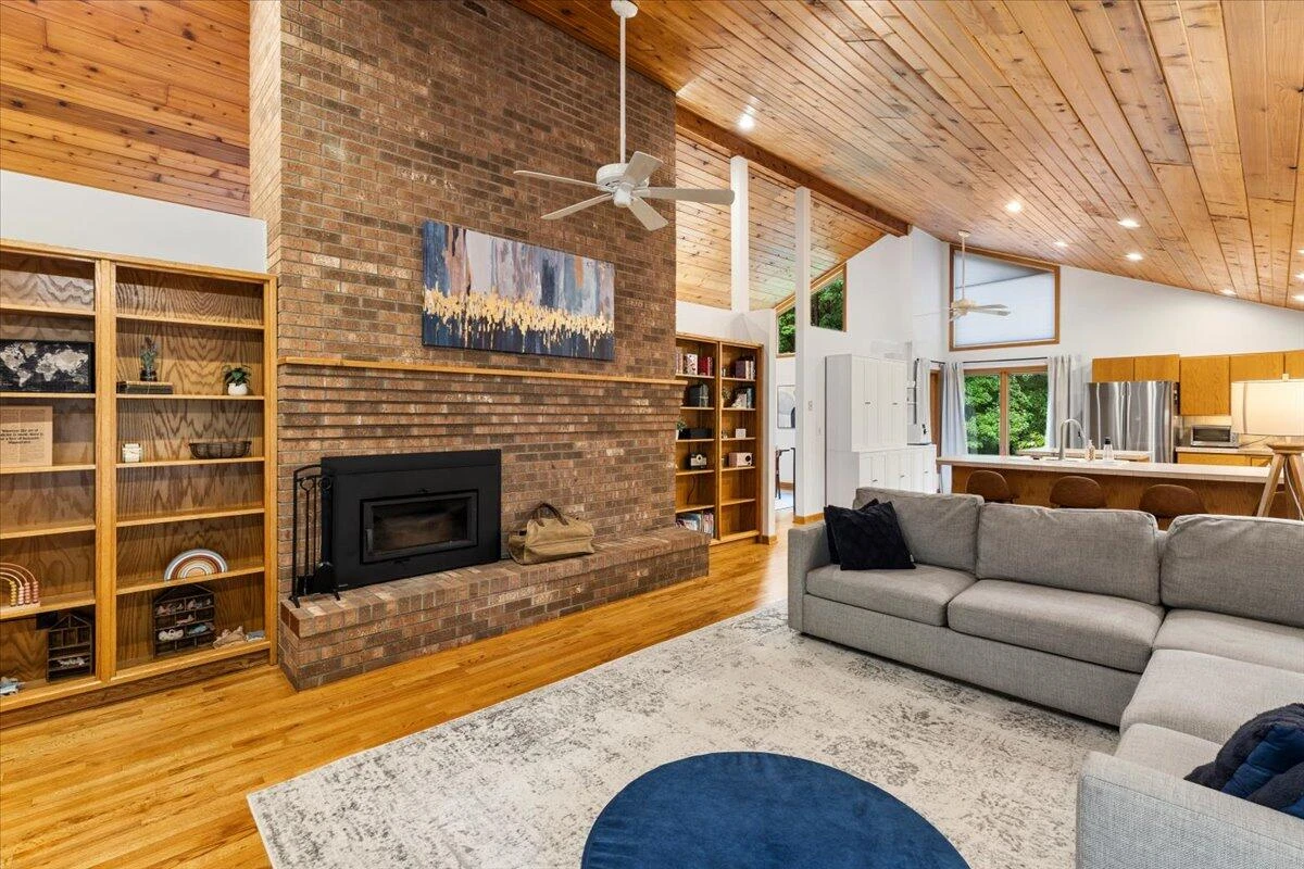 1102 Deerfield DR - Photo 43