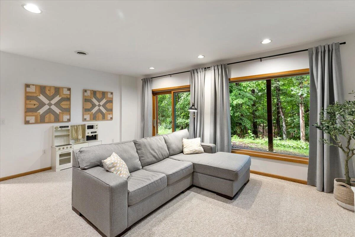1102 Deerfield DR - Photo 48