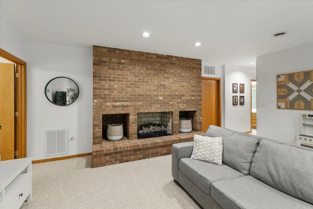 1102 Deerfield DR - Photo 49