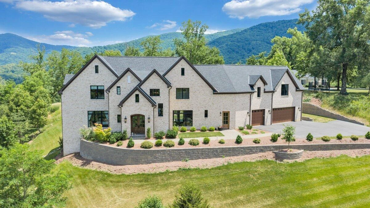 7450 Old Mill Plantation DR