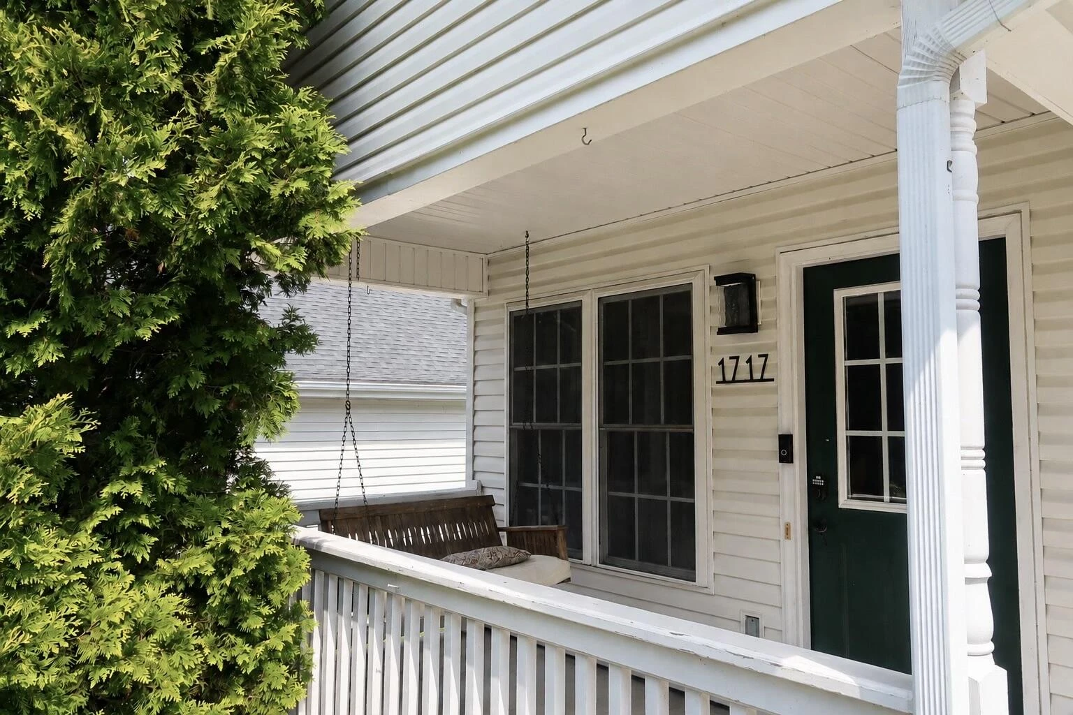 1717 19th ST NE - Photo 3