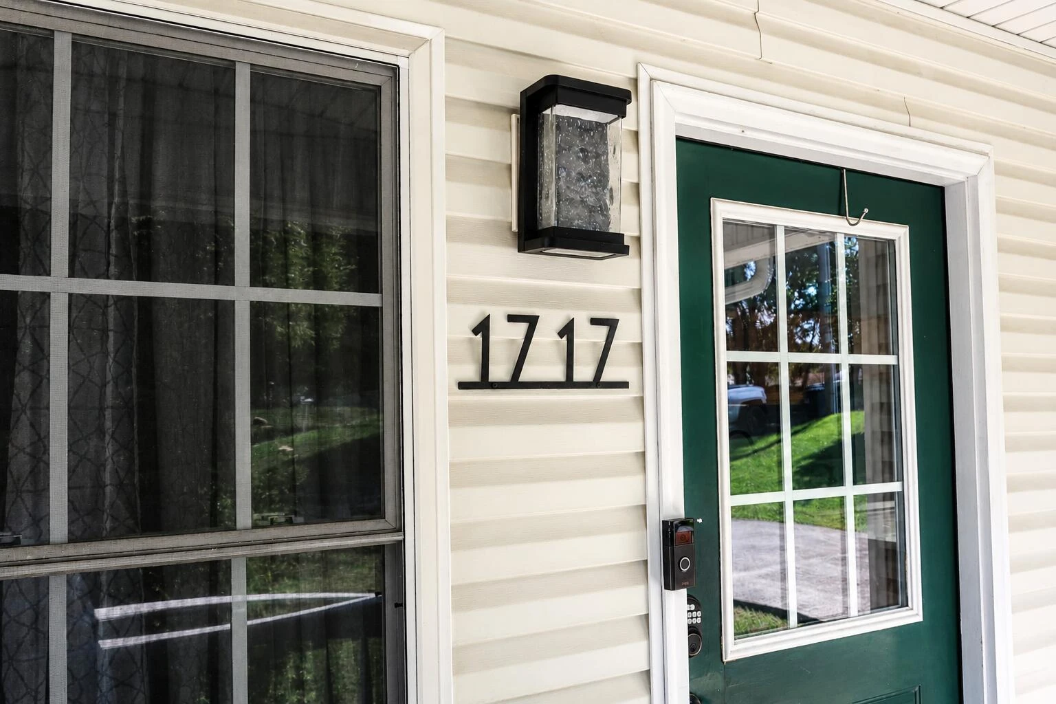 1717 19th ST NE - Photo 4