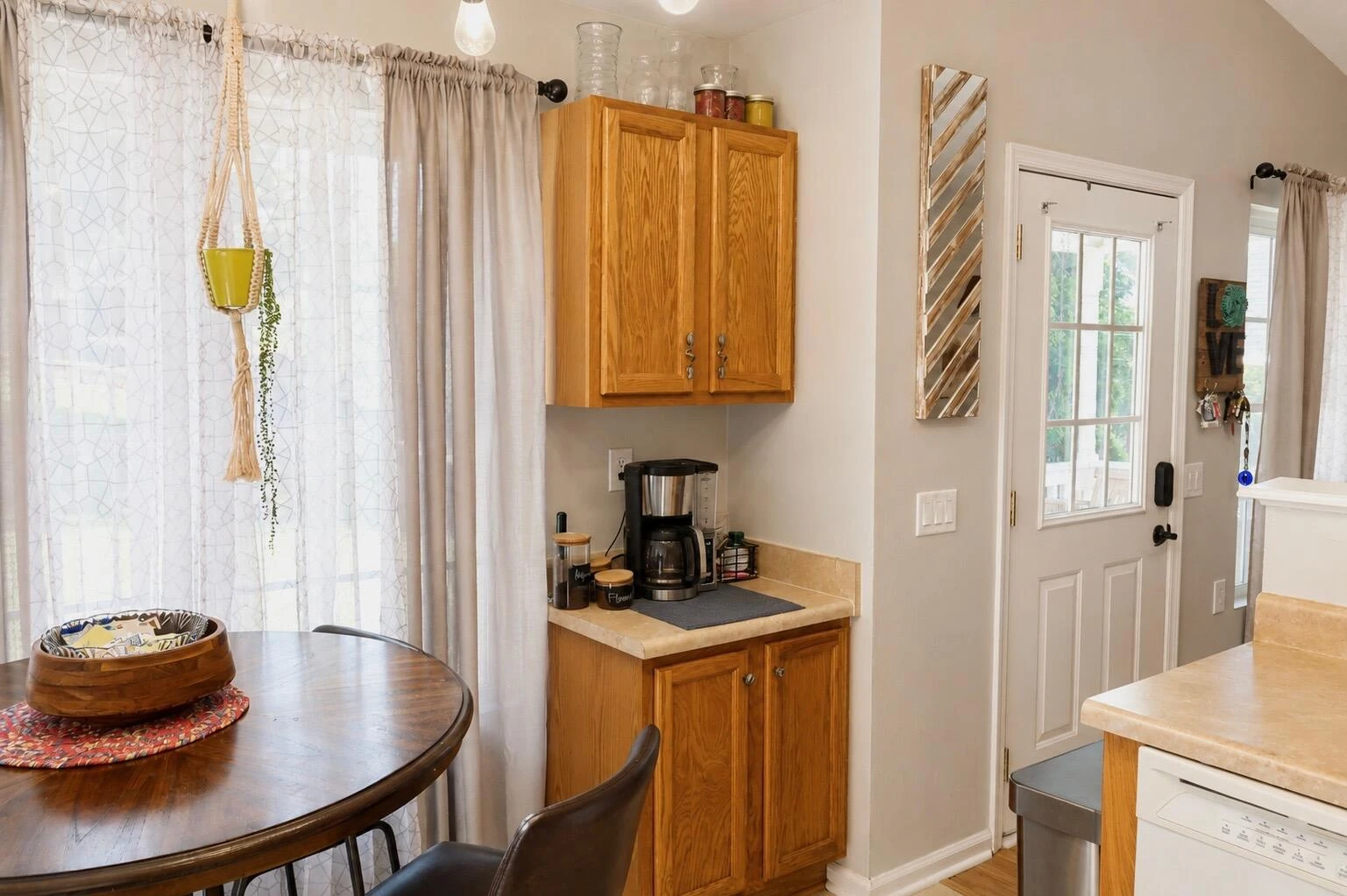 1717 19th ST NE - Photo 8
