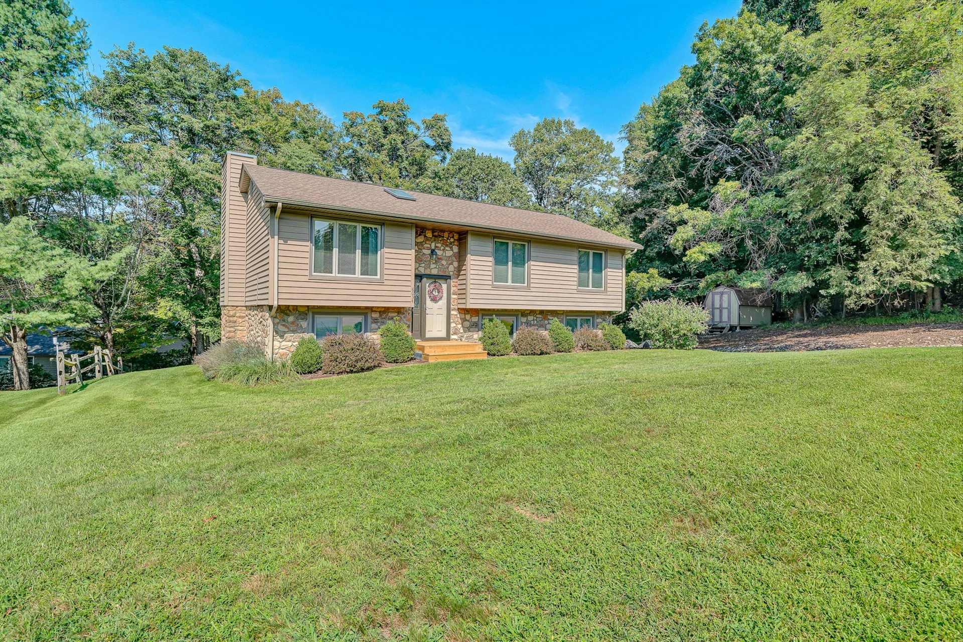 8034 Forest Edge DR - Photo 41