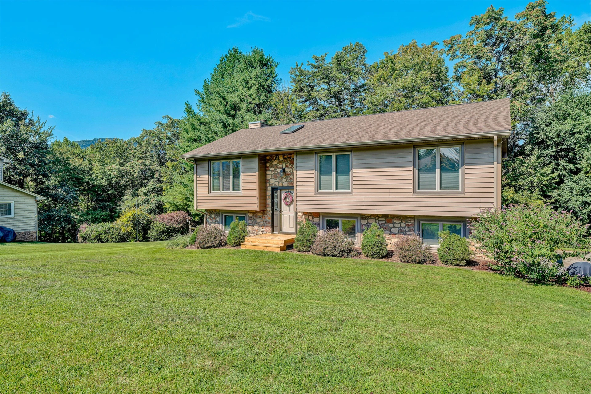 8034 Forest Edge DR - Photo 40