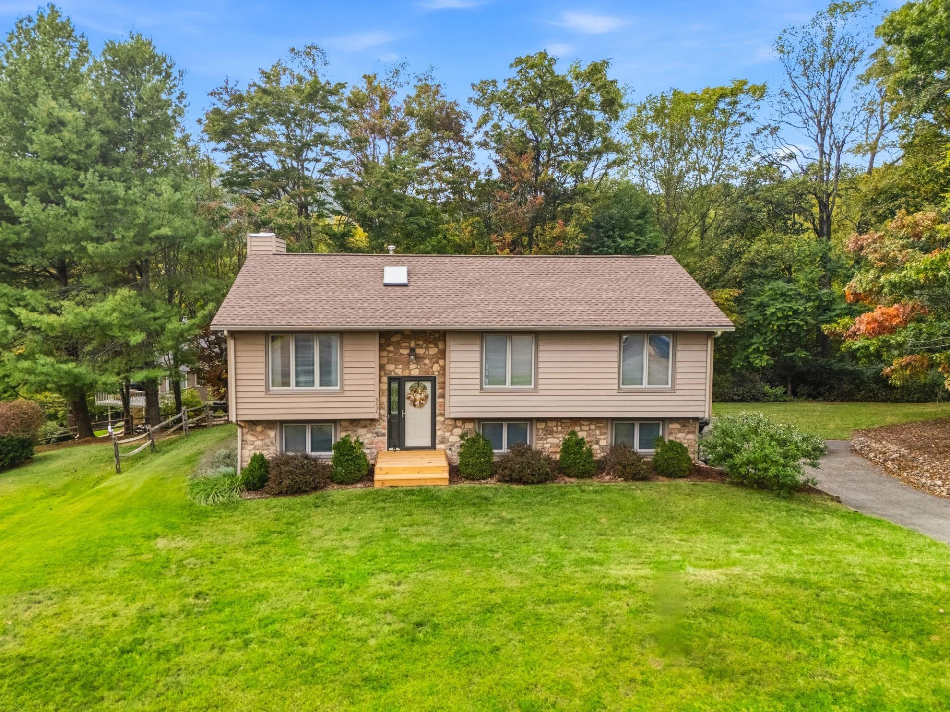 8034 Forest Edge DR - Photo 3