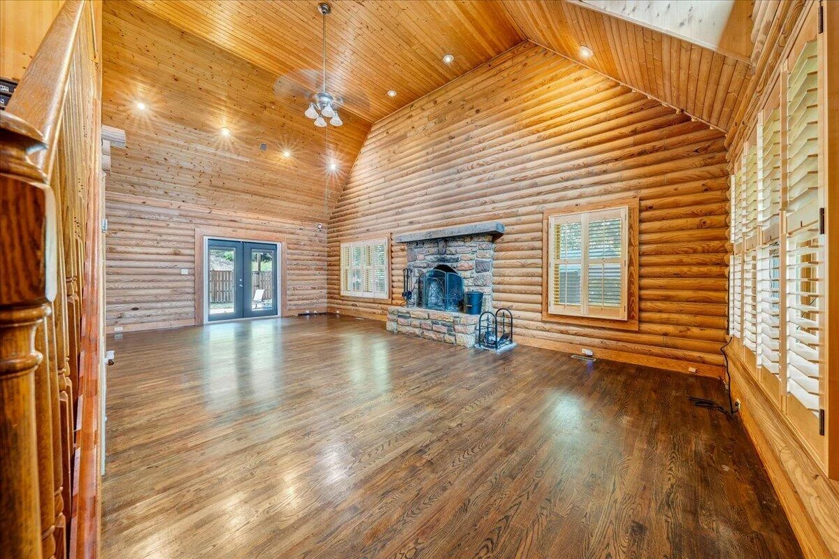 1010 Craig Woods RD - Photo 7