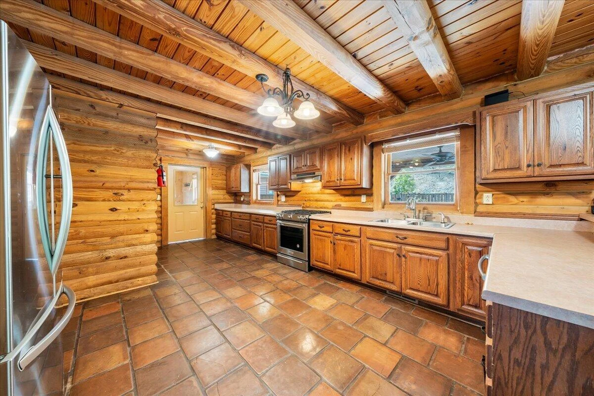1010 Craig Woods RD - Photo 12