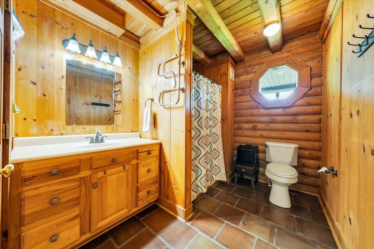 1010 Craig Woods RD - Photo 18