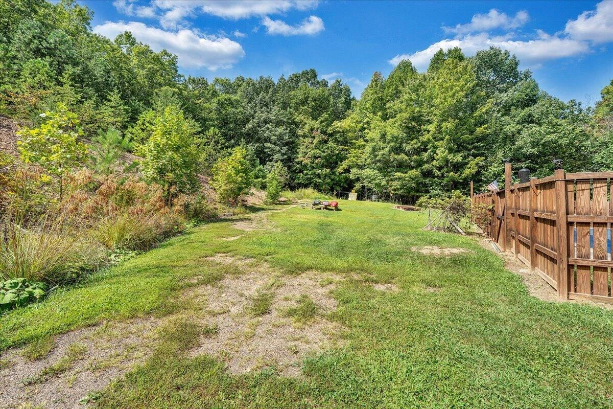 1010 Craig Woods RD - Photo 36