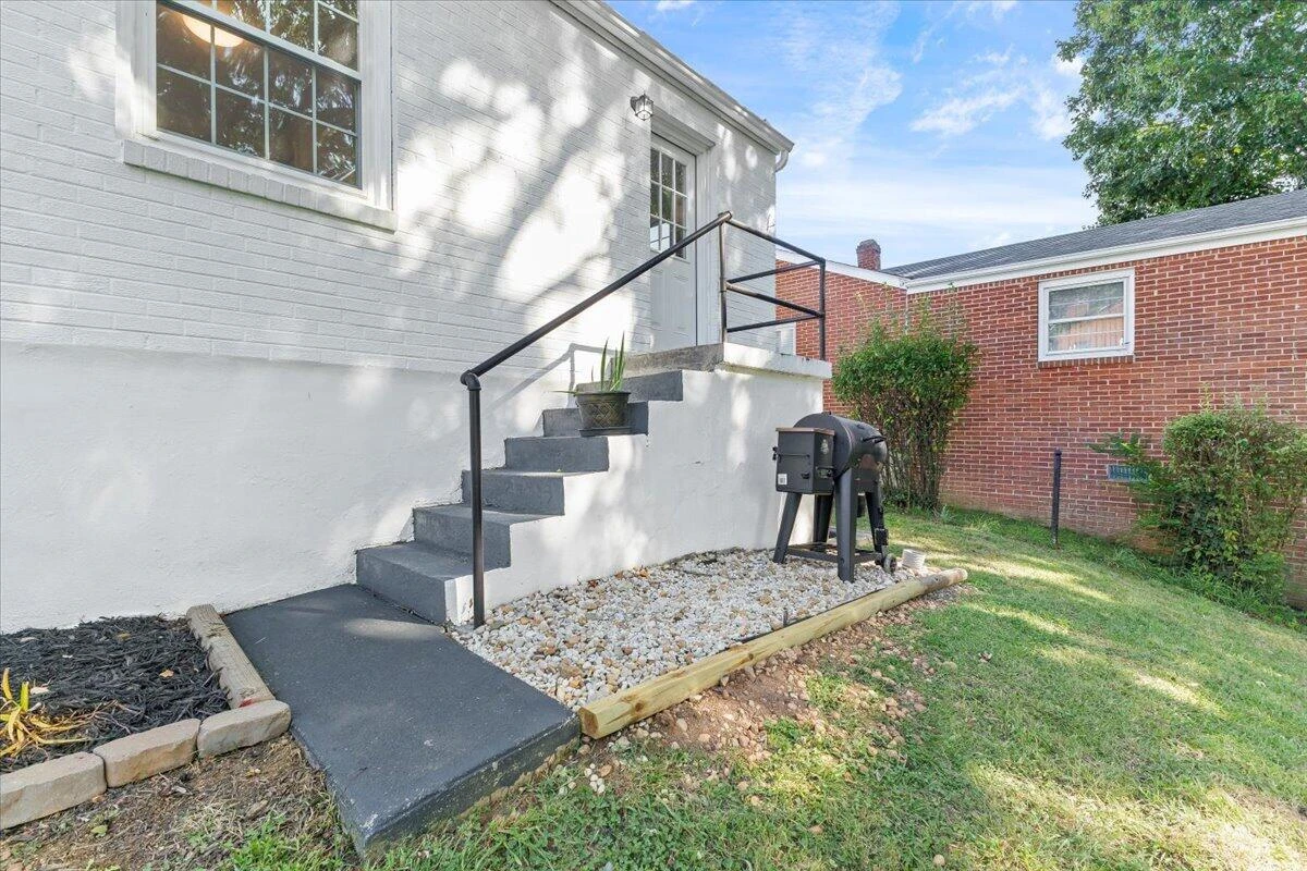 325 S Preston RD - Photo 23