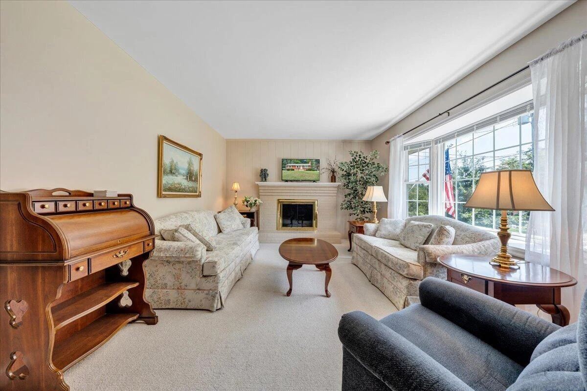 4501 Kirkwood DR - Photo 5